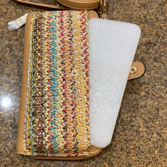 Simply Noelle brand small bag with wrist and shoulder strap. Brand new with tags - Picture 5 of 9